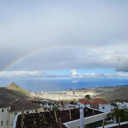 Primo Piano Con Vista Piscina E Parziale Vista Mare شقة *